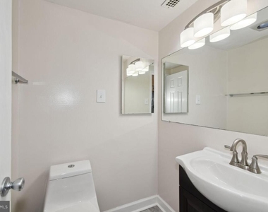 3701 S George Mason Drive - Photo Thumbnail 2
