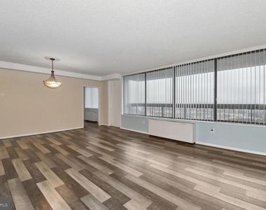 3701 S George Mason Drive - Photo Thumbnail 4