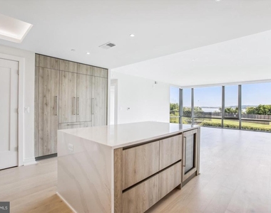 1201 N Royal Street - Photo Thumbnail 7