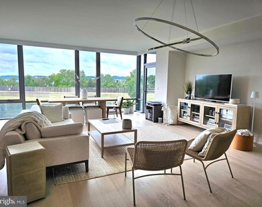 1201 N Royal Street - Photo Thumbnail 2