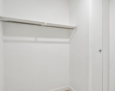 224 W Rittenhouse Square - Photo Thumbnail 13
