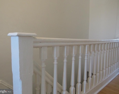 356 E Walnut Lane - Photo Thumbnail 7