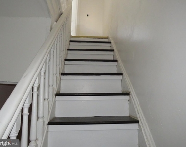 356 E Walnut Lane - Photo Thumbnail 12