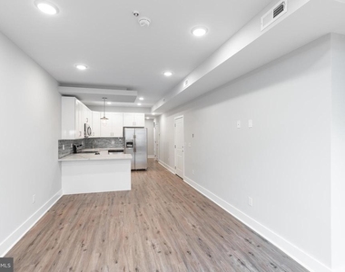 1604 N 6th Street - Photo Thumbnail 3