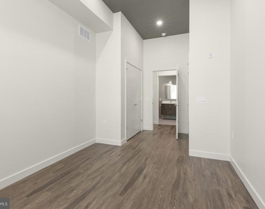 525 N 41st Street - Photo Thumbnail 20