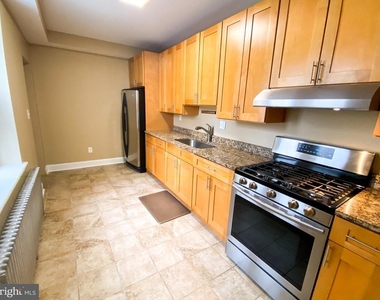 174 W Master Street - Photo Thumbnail 2