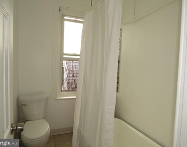 356 E Walnut Lane - Photo Thumbnail 11