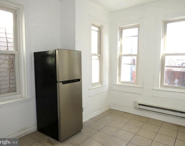 356 E Walnut Lane - Photo Thumbnail 17