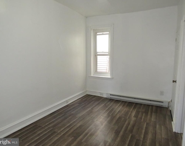 356 E Walnut Lane - Photo Thumbnail 4