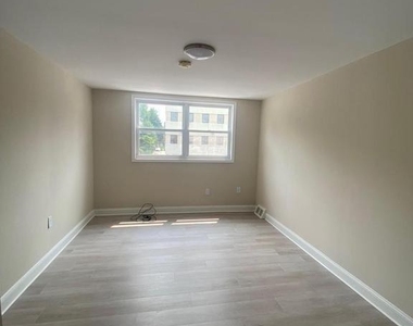 1207 County Line Road - Photo Thumbnail 13