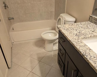 5225 Unit 1814s Pooks Hill - Photo Thumbnail 3