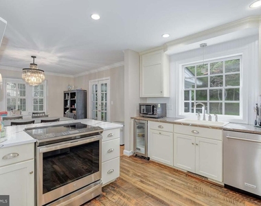 3209 Thornapple Street - Photo Thumbnail 13