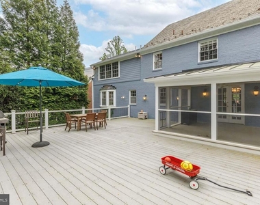 3209 Thornapple Street - Photo Thumbnail 47