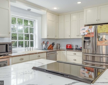 3209 Thornapple Street - Photo Thumbnail 11