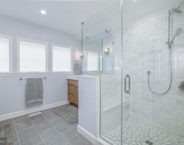 3209 Thornapple Street - Photo Thumbnail 20