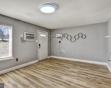 63 Town Pines Court - Photo Thumbnail 4
