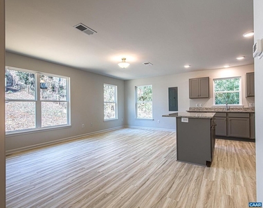 2308 Center Ave - Photo Thumbnail 5