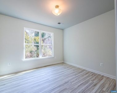 2308 Center Ave - Photo Thumbnail 13