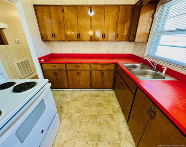803 Floyd Street - Photo Thumbnail 13