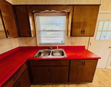 803 Floyd Street - Photo Thumbnail 14