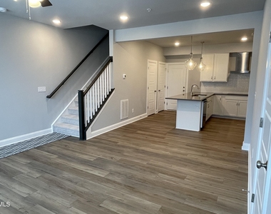 600 Hedrick Ridge Road - Photo Thumbnail 2