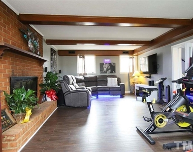 2518 W Wilson Street - Photo Thumbnail 16