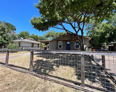 7909 Lazy Ln - Photo Thumbnail 2