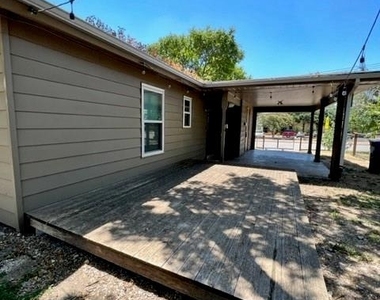 7909 Lazy Ln - Photo Thumbnail 4