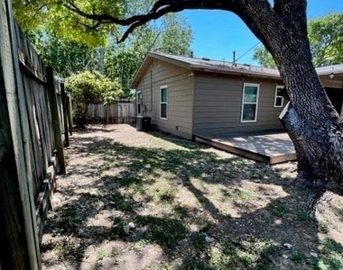 7909 Lazy Ln - Photo Thumbnail 5