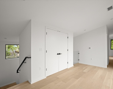 2215 S 3rd St - Photo Thumbnail 29