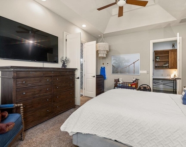 22226 Rivolta Ln - Photo Thumbnail 15