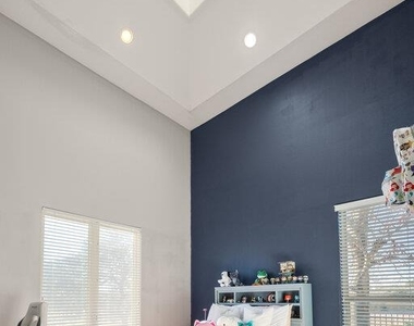 22226 Rivolta Ln - Photo Thumbnail 12