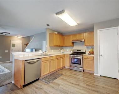13905 Briarcreek Loop - Photo Thumbnail 9