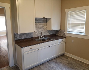 1405 Waller St - Photo Thumbnail 1