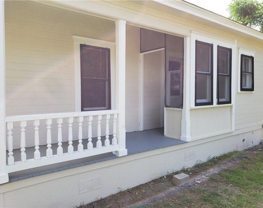 1405 Waller St - Photo Thumbnail 2