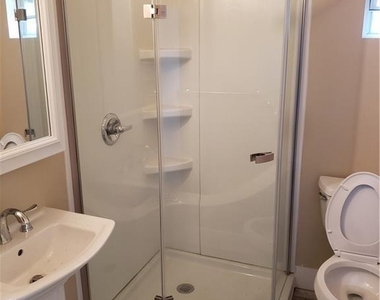 1405 Waller St - Photo Thumbnail 3