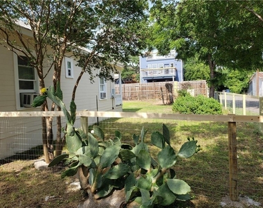 1405 Waller St - Photo Thumbnail 17