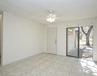 105 Crescent Blf - Photo Thumbnail 8