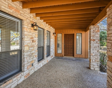 105 Crescent Blf - Photo Thumbnail 2