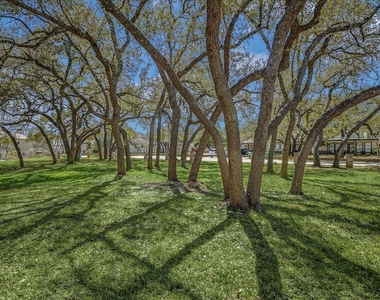 105 Crescent Blf - Photo Thumbnail 27