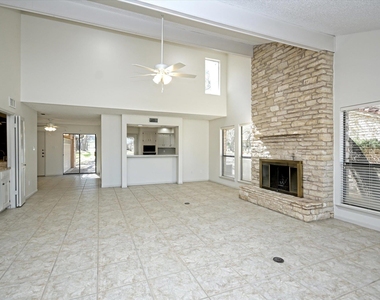 105 Crescent Blf - Photo Thumbnail 5
