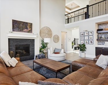 476 Anfield Cir - Photo Thumbnail 5