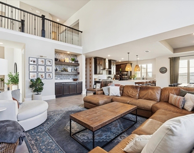 476 Anfield Cir - Photo Thumbnail 6