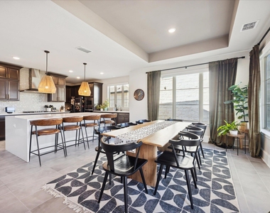 476 Anfield Cir - Photo Thumbnail 11
