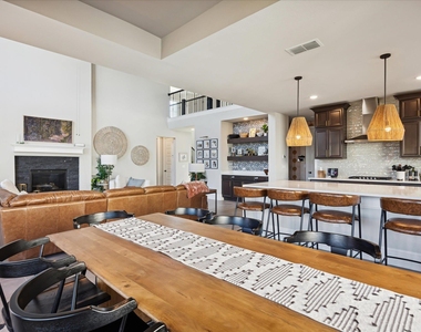 476 Anfield Cir - Photo Thumbnail 10