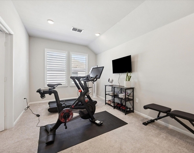 476 Anfield Cir - Photo Thumbnail 21
