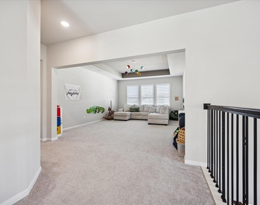 476 Anfield Cir - Photo Thumbnail 18