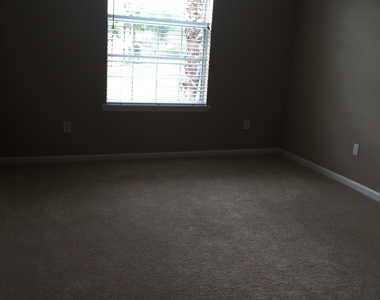 7801 Point Meadows Drive - Photo Thumbnail 15