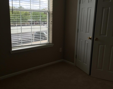 7801 Point Meadows Drive - Photo Thumbnail 14