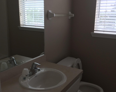 7801 Point Meadows Drive - Photo Thumbnail 9